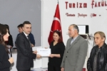 Turizm Servis Eleman� ve Ev Pansiyonculu�u E�itimi Sertifika T�reni